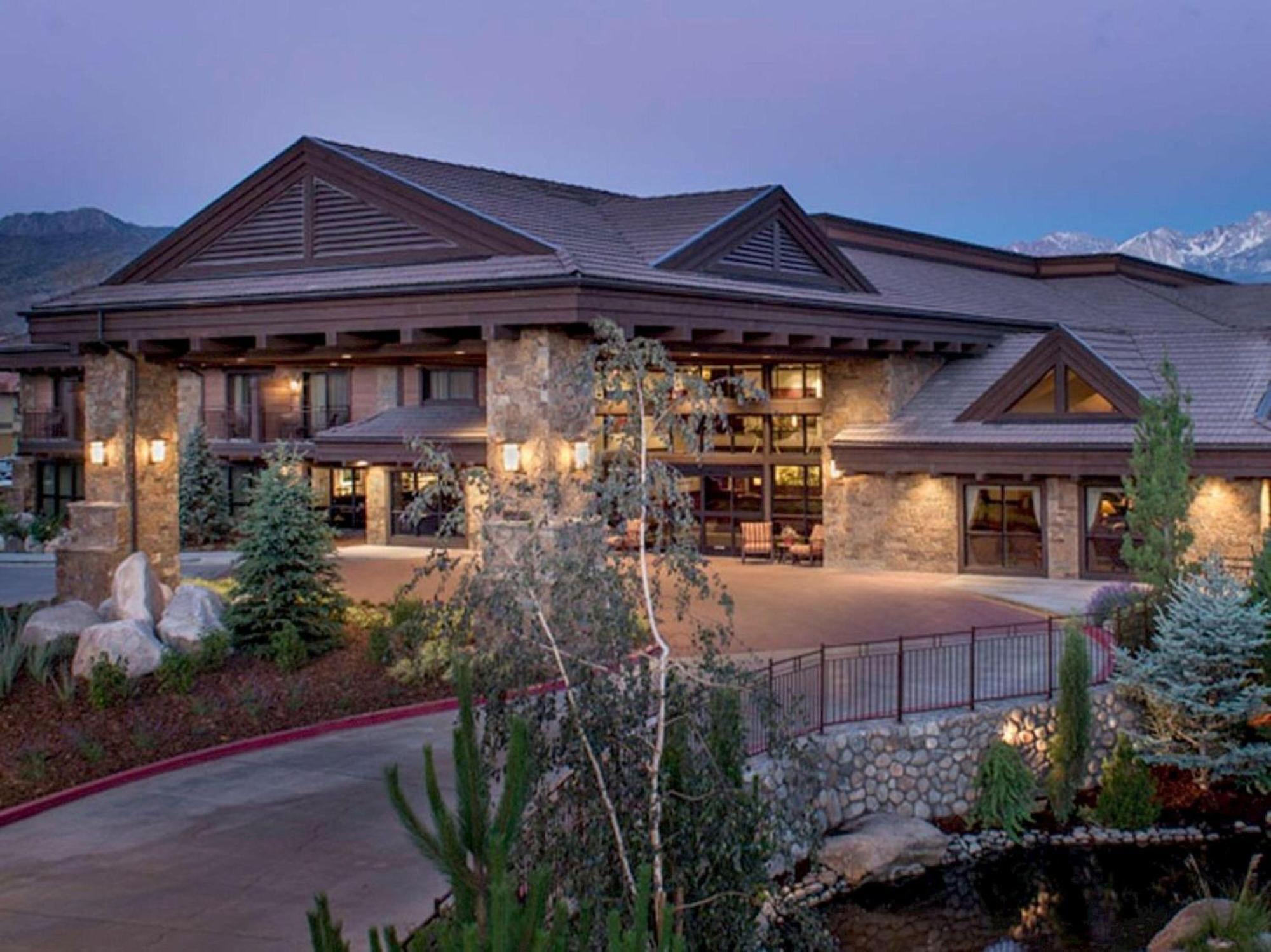 Wayfinder Bishop Hotel Exterior foto